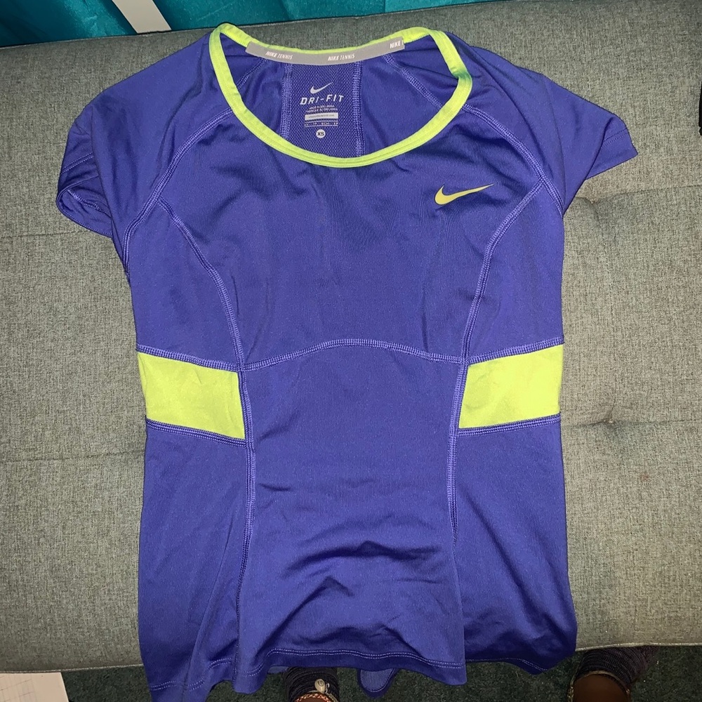 nike drifit tee